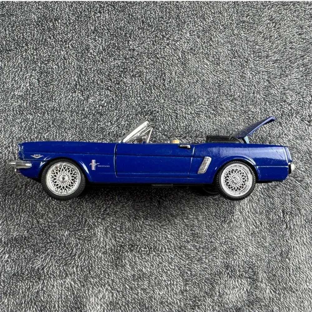 Sun Star Ford‎ Mustang Convertible Blue 1/24 Diecast Model SS 7711 Opening Hood